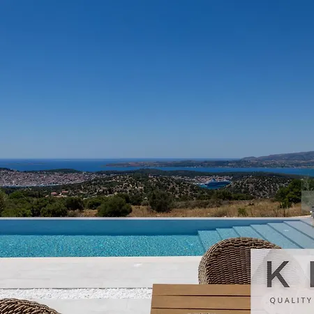 Akrothea With Panoramic View And Private Pool Razata