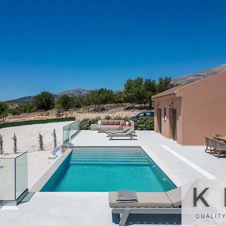Akrothea With Panoramic View And Private Pool * Razata
