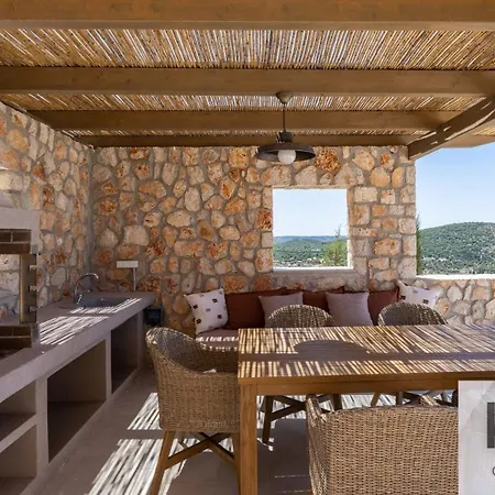 Akrothea With Panoramic View And Private Pool Villa