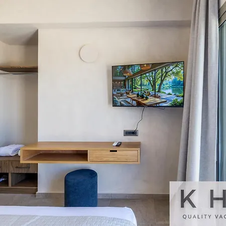 Akrothea With Panoramic View And Private Pool Villa