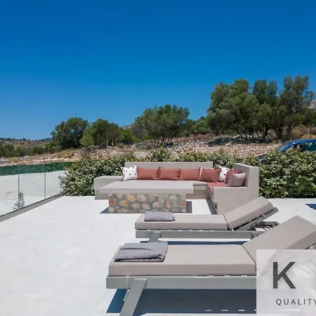 Akrothea With Panoramic View And Private Pool Vilă